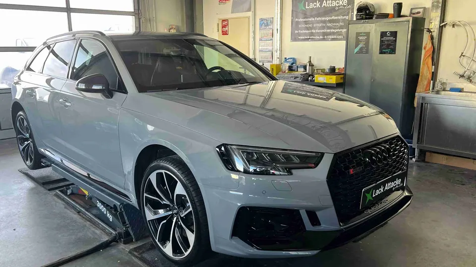 Vorher-Nachher: Audi RS4 Rear Detail Nachher - Lack Attacke