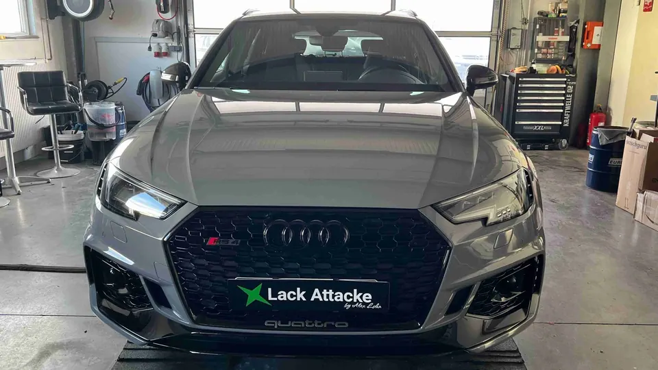 Vorher-Nachher: Audi RS4 Rear Detail Vorher - Lack Attacke